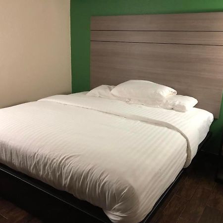 Travelers Inn And Suites Wharton Εξωτερικό φωτογραφία
