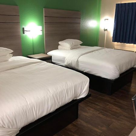 Travelers Inn And Suites Wharton Εξωτερικό φωτογραφία