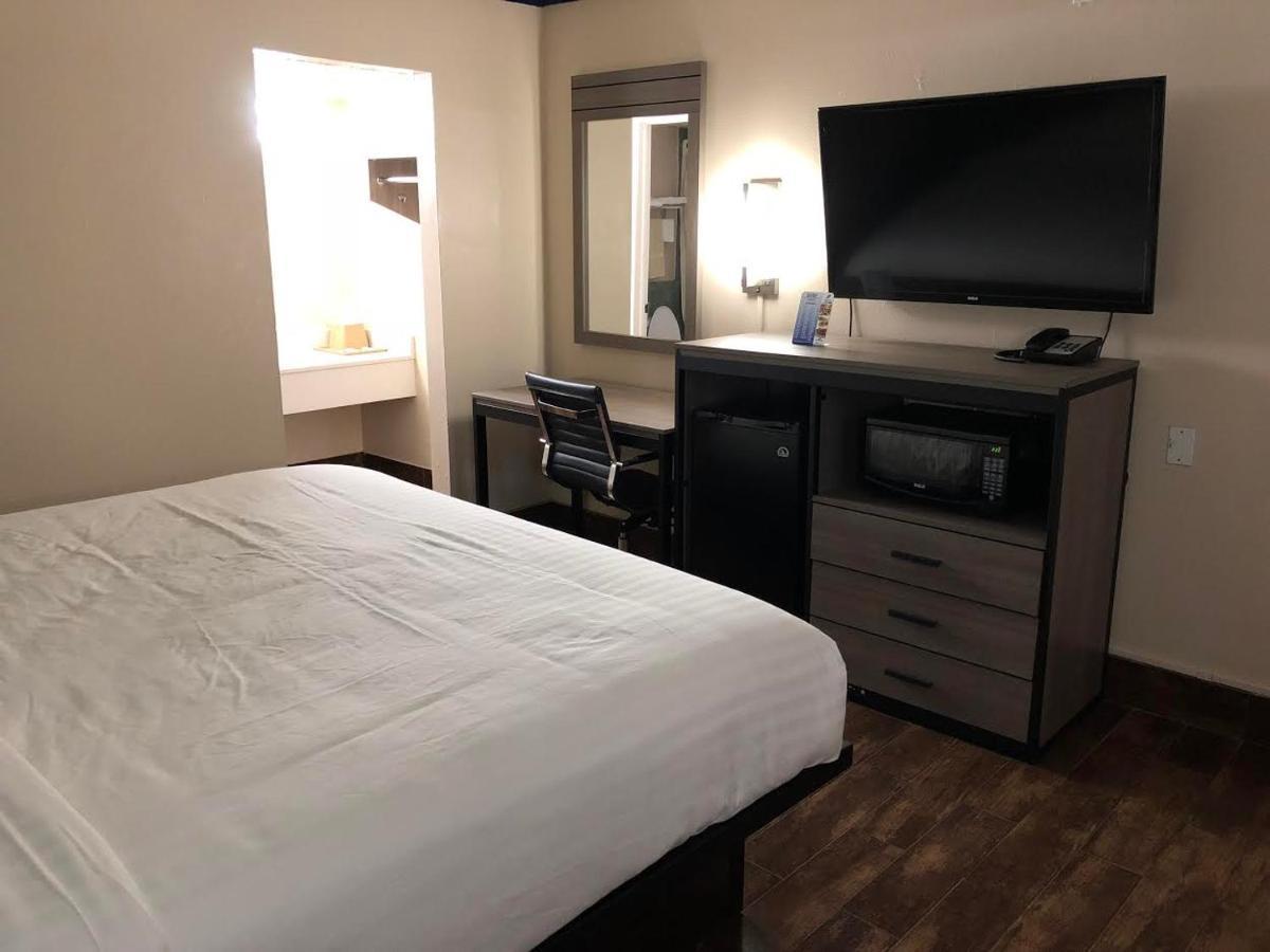Travelers Inn And Suites Wharton Εξωτερικό φωτογραφία