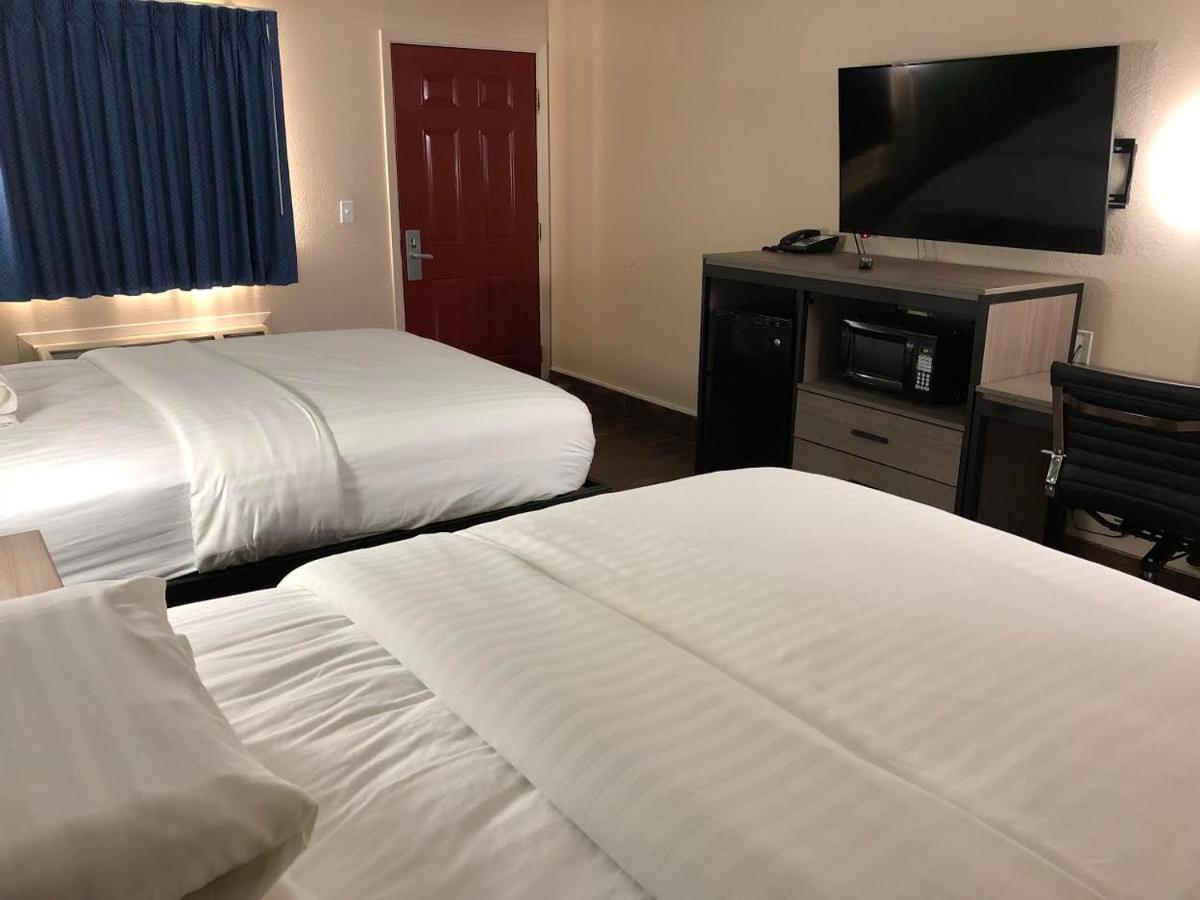 Travelers Inn And Suites Wharton Εξωτερικό φωτογραφία