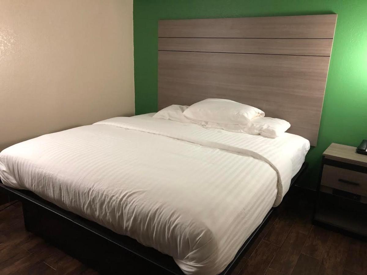 Travelers Inn And Suites Wharton Εξωτερικό φωτογραφία