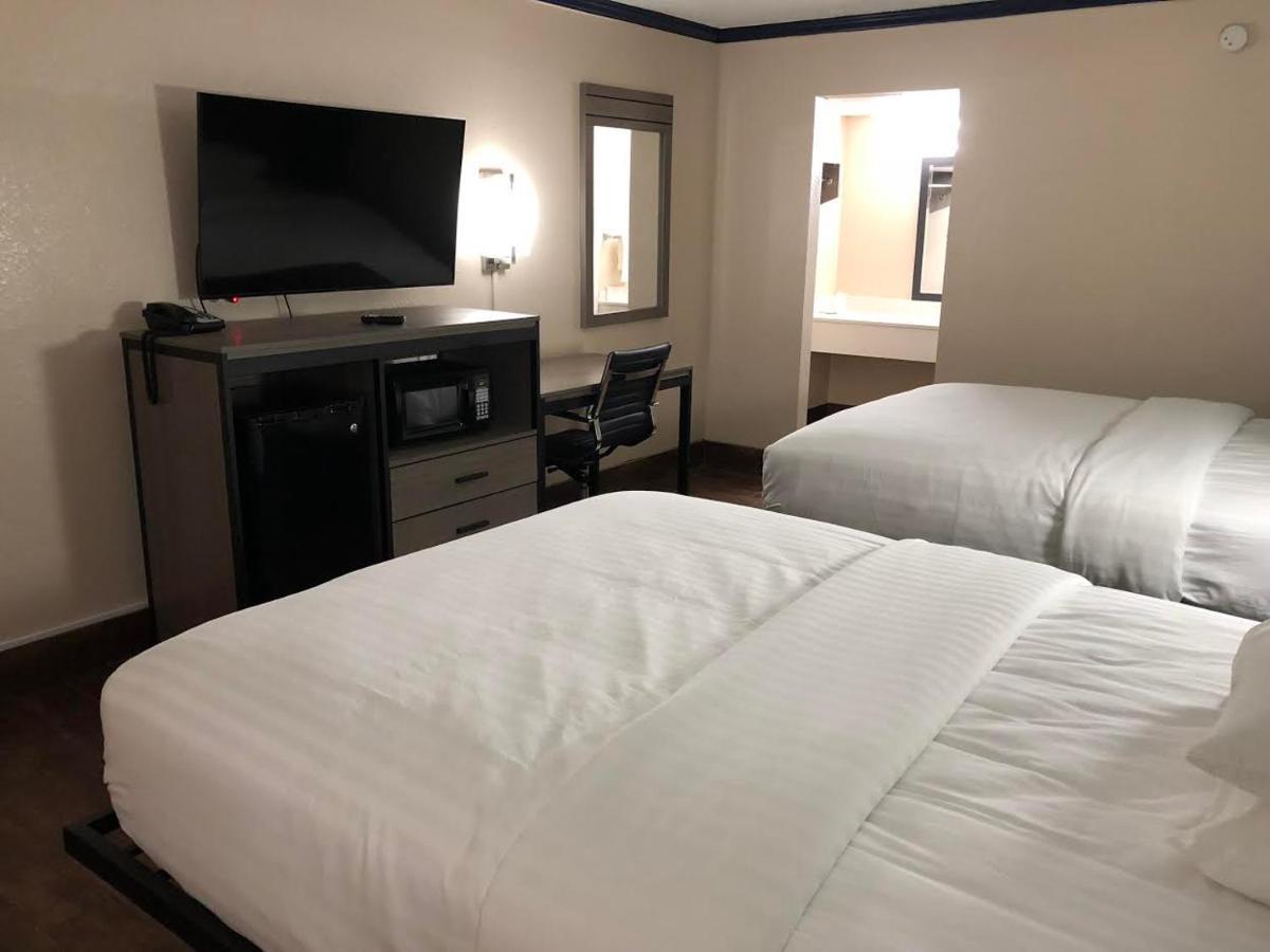 Travelers Inn And Suites Wharton Εξωτερικό φωτογραφία